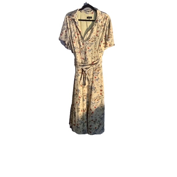 Plus size Tahari by Arthur S Levine - Picture 9 of 9